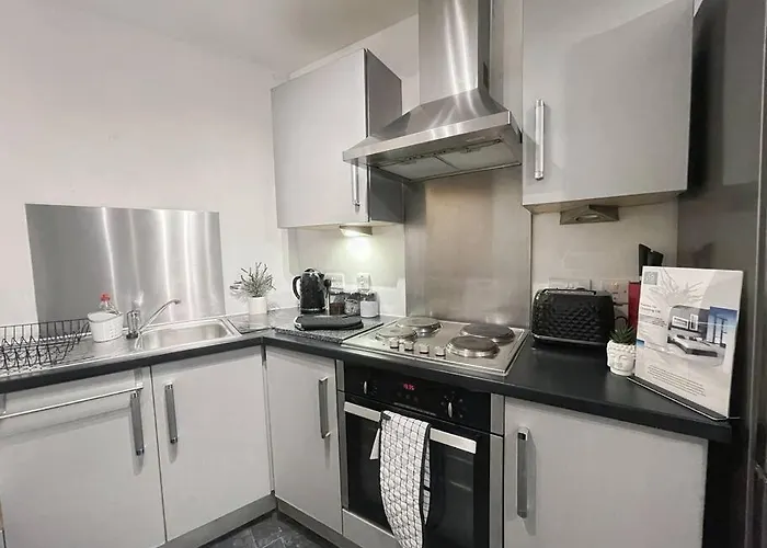 Cityfront Modern Apt Near City Centre/Etihad, Free Parking